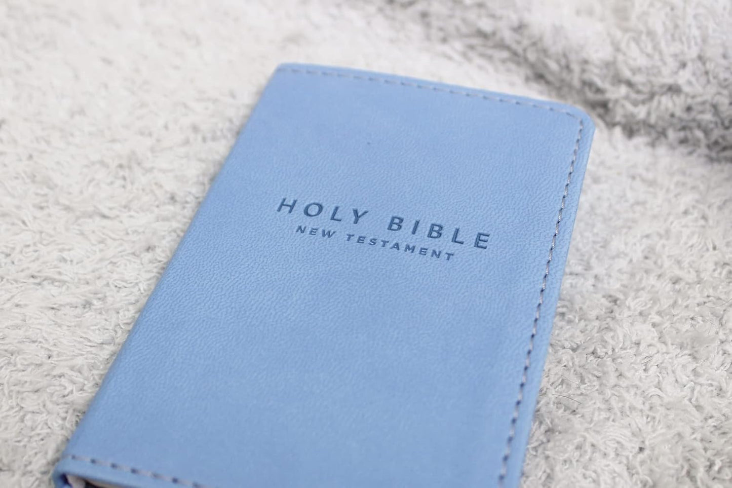 NIV Tiny Testament Bible, New Testament, Comfort Print--soft leather-look, blue