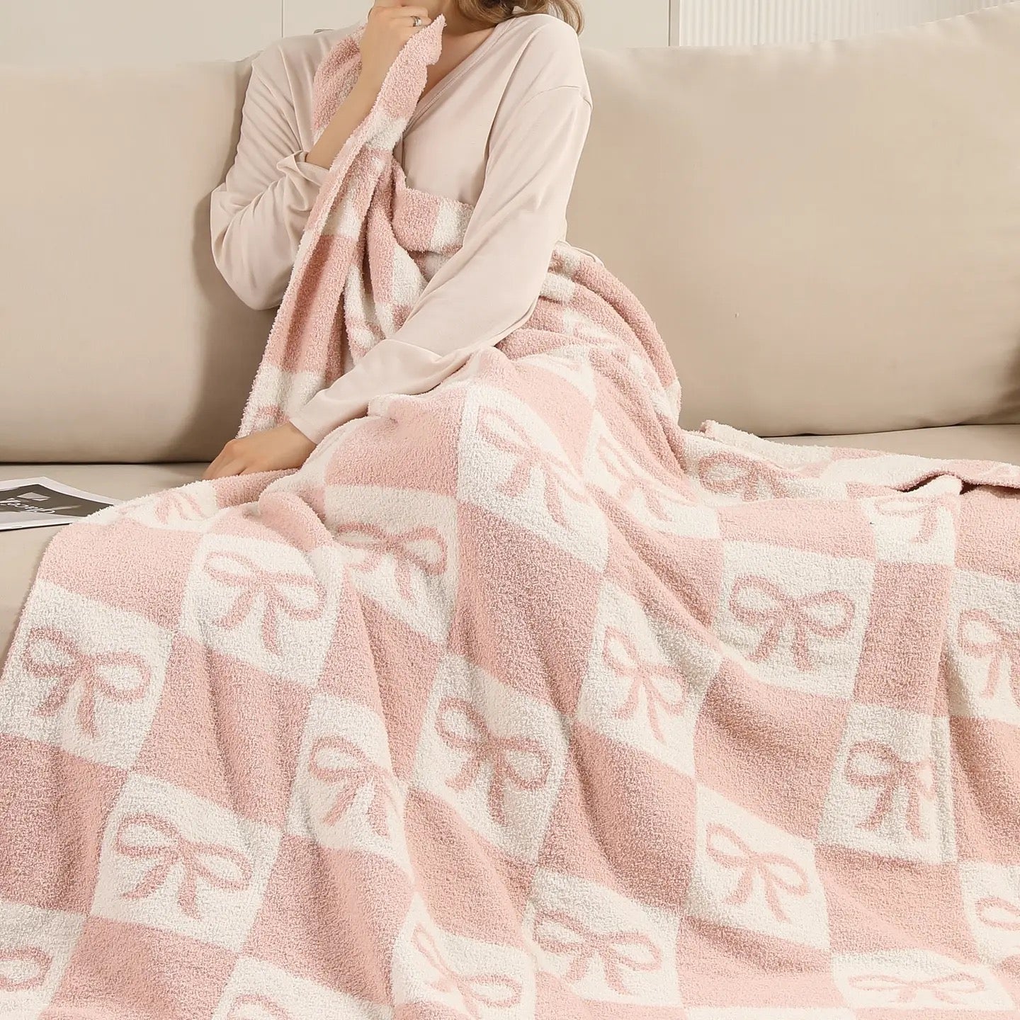 Checkered Bow Print Blanket Pink